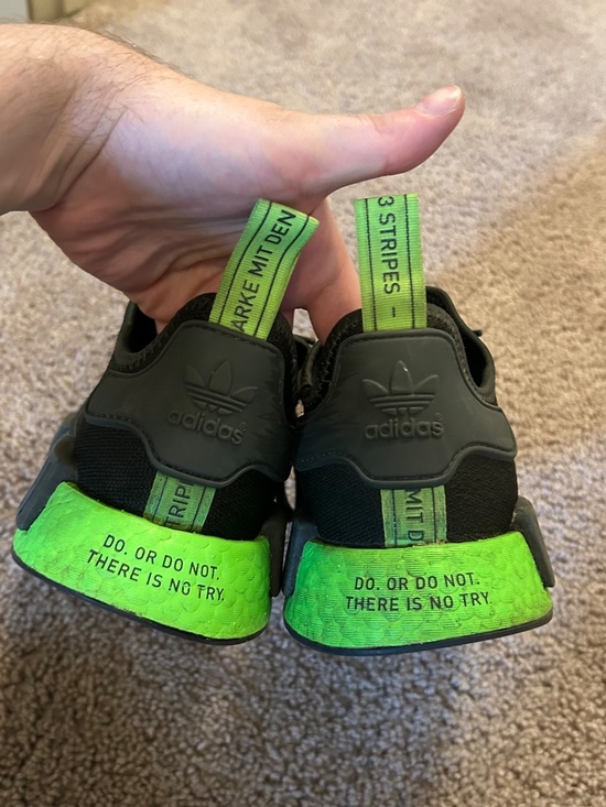 Adidas Star Wars X NMD_R1 Yoda Sneakers Black and Green Men’s Size 10.5 main image 4
